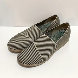 SKETCHERS Striped Flats/Loafers